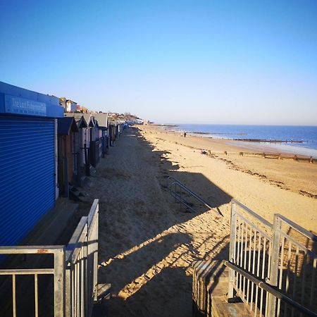 Lovely 2-Bed Caravan In Walton On The Naze Buitenkant foto
